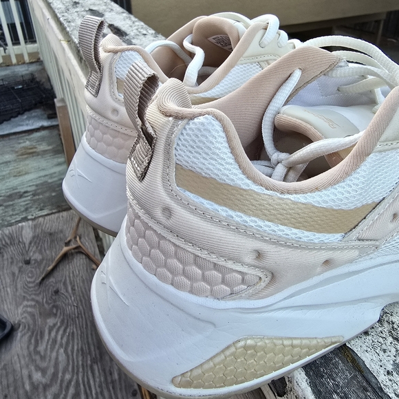 Reebok Shoes - Picture 5 of 10